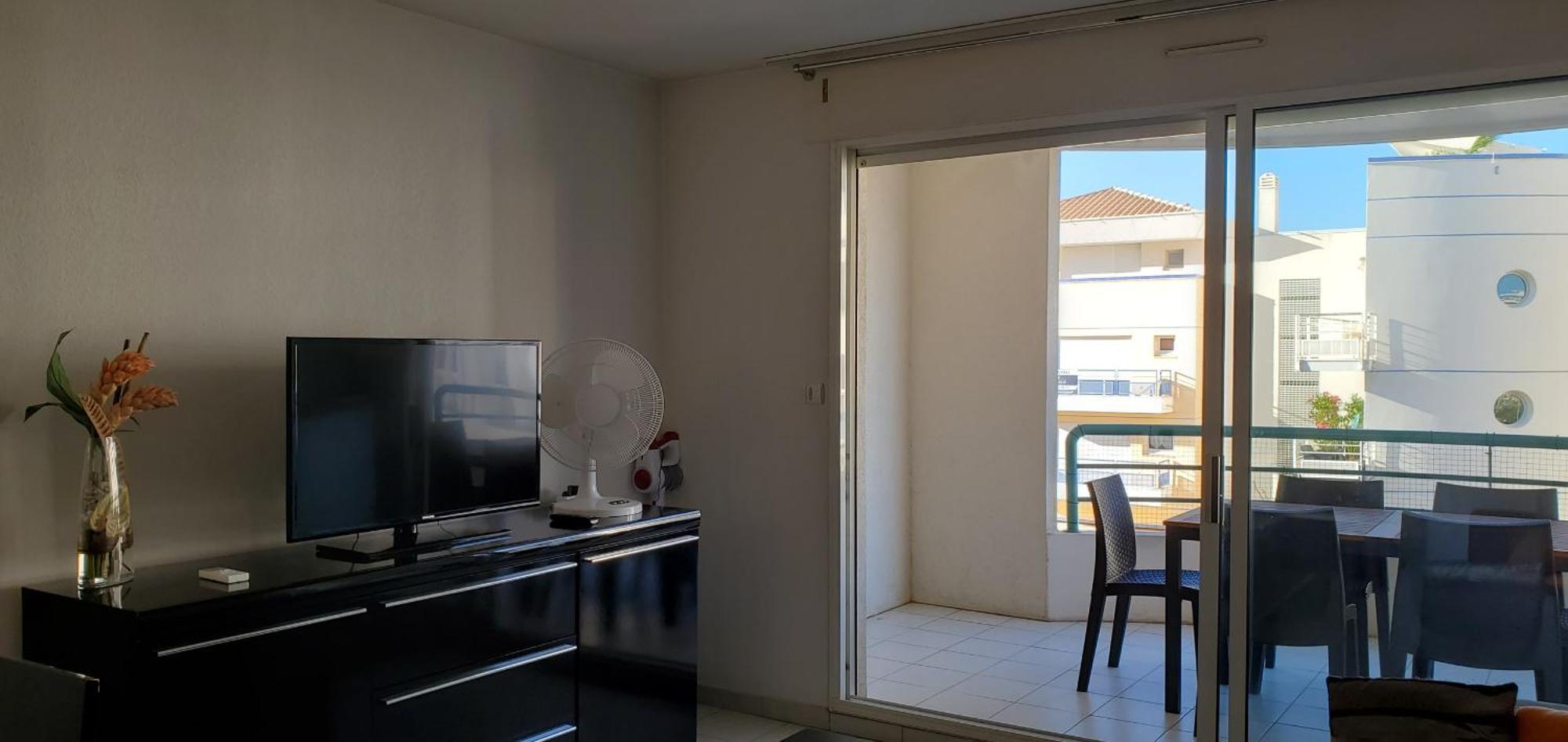 Cesaree Borghese, Port Frejus, Grand 2-3 Pieces, 4 * Fréjus